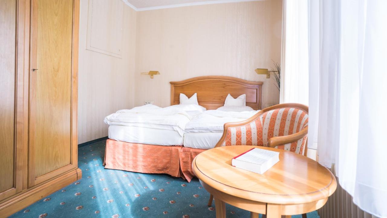 קובורג Barenturm Hotelpension מראה חיצוני תמונה